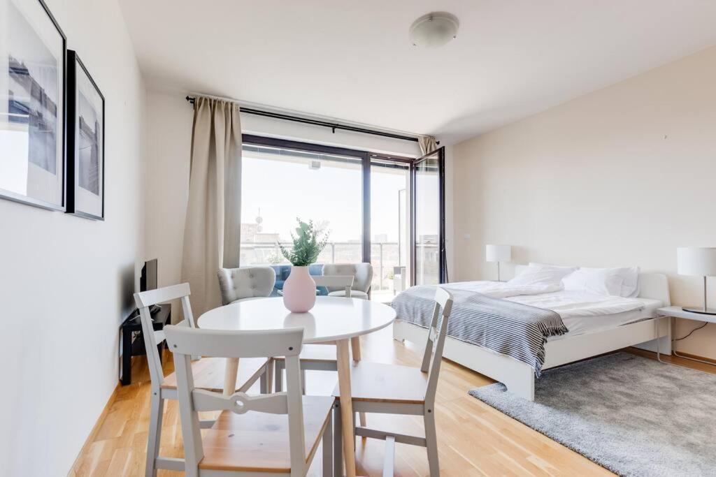Jt'S Apartments Korunni Str. Prague Ngoại thất bức ảnh