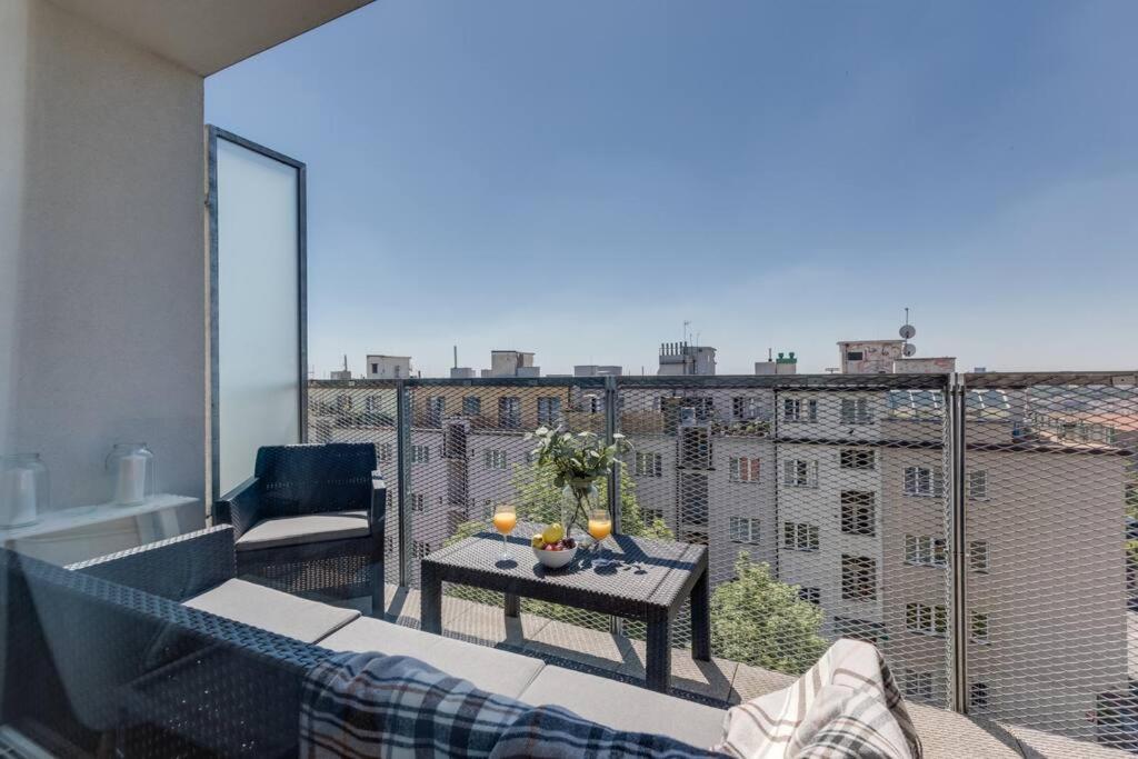 Jt'S Apartments Korunni Str. Prague Ngoại thất bức ảnh