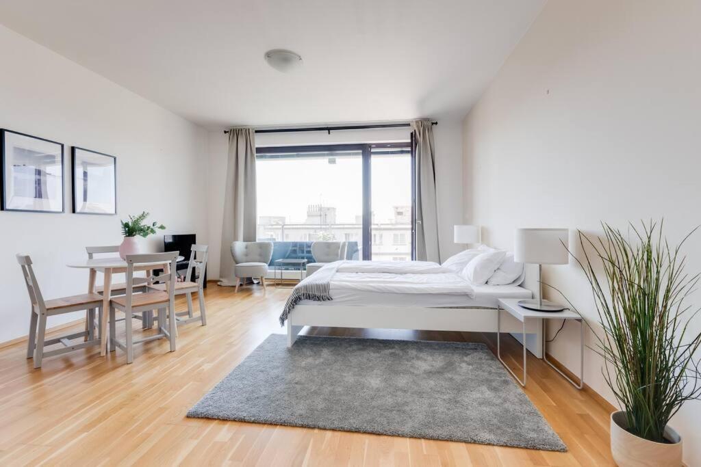 Jt'S Apartments Korunni Str. Prague Ngoại thất bức ảnh