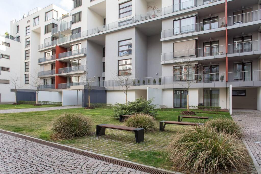 Jt'S Apartments Korunni Str. Prague Ngoại thất bức ảnh